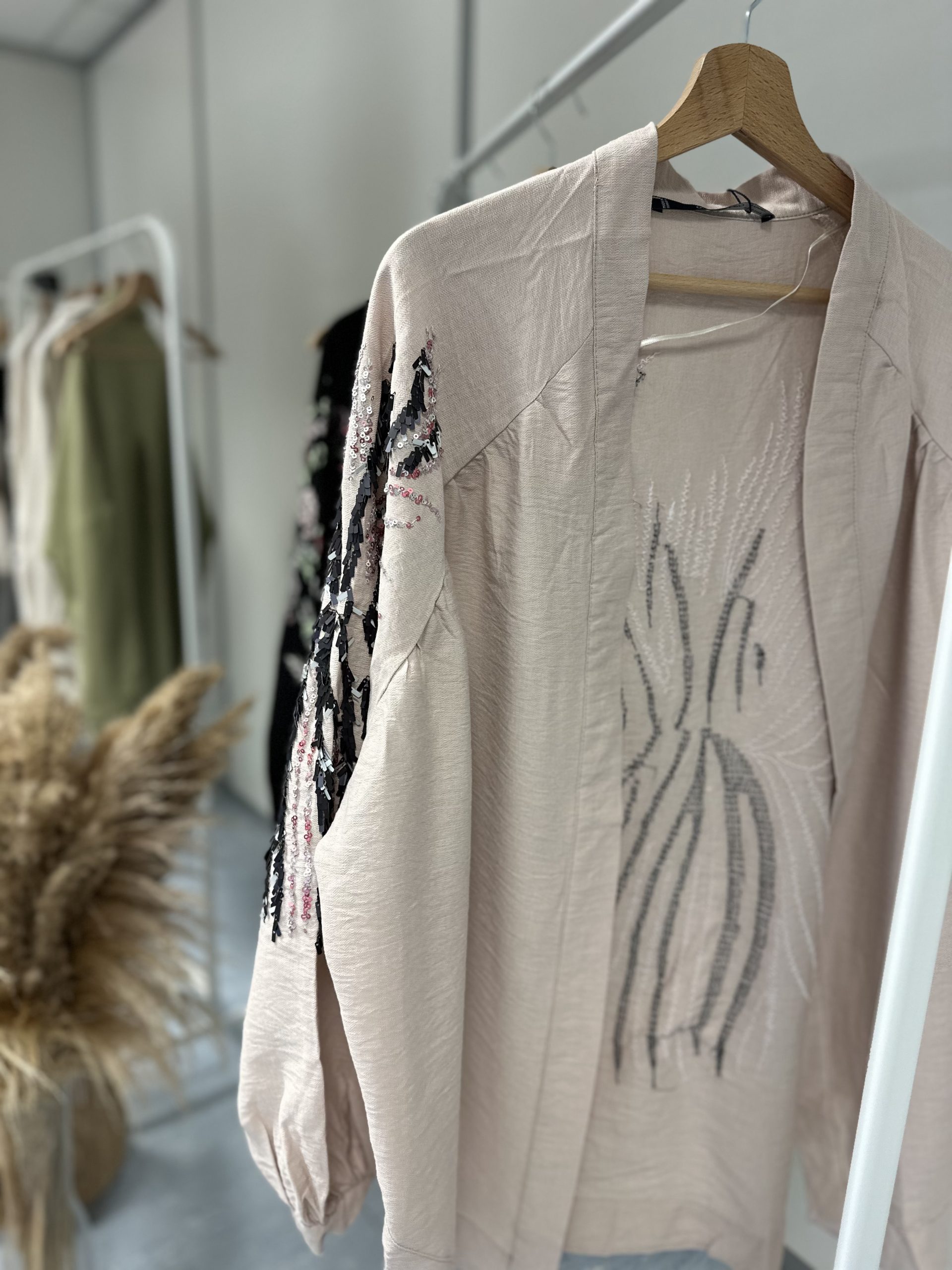 Kimono rose à paillettes – Image 2
