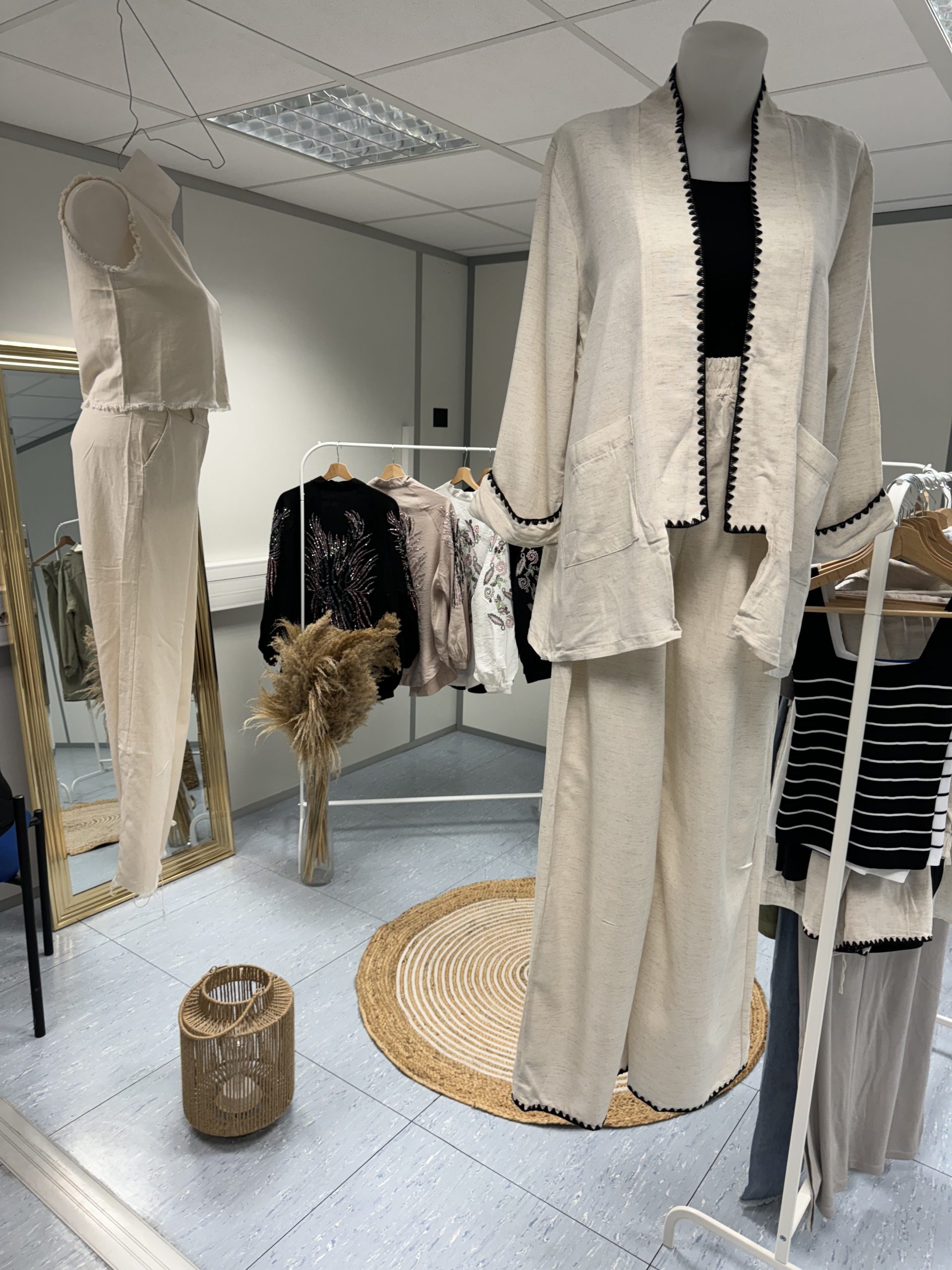 Ensemble Beige Brodé – Image 3