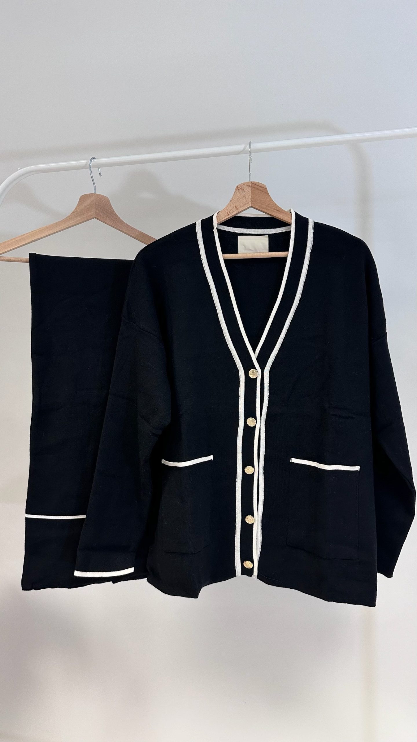 Ensemble noir boutons officier