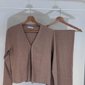 Ensemble en maille côtelée
