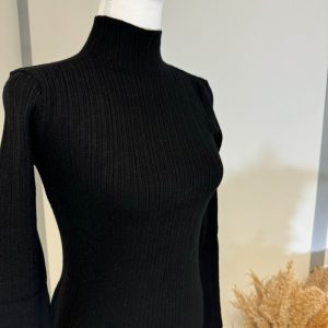 Robe noir côtelée